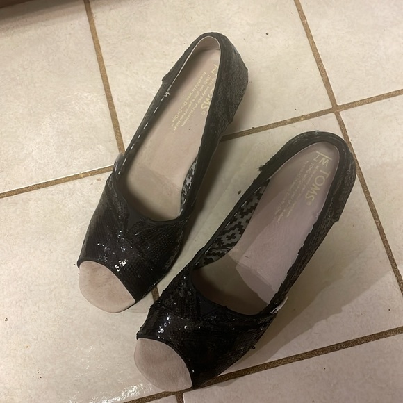 Toms woman’s 7M black sequin wedge shoes heels - Picture 2 of 6